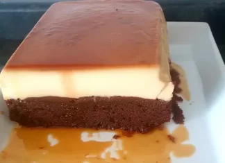 Descopera Prajitura Chocoflan: Desertul care Separa Singur Crema de Blat